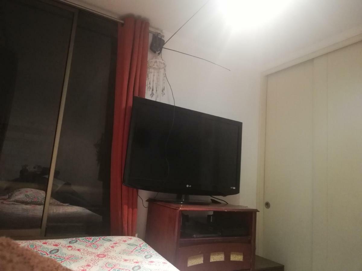 HABITACIÓN PRIVADA con BAÑO PRIVADO en CENTRO HISTÓRICO Santiago Exterior foto